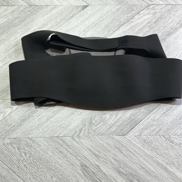 BumpEase - Momcozy Ergonest Maternity Belly Band - Picture 4 of 7